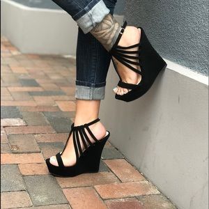 New black wedges